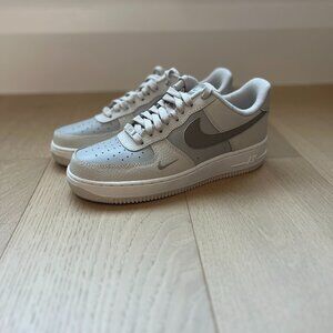 Women's Air Force 1 Low '07 Moon Fossil Size 9.5